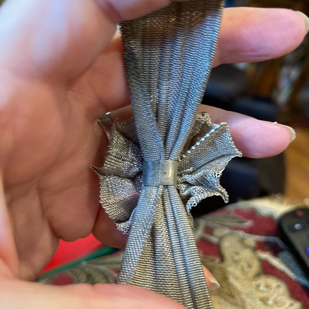 Silver Tone Vintage Metallic Flower Bracelet - Picture 7 of 15